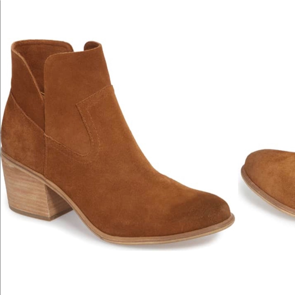 BP Brice Notched Bootie Size 8